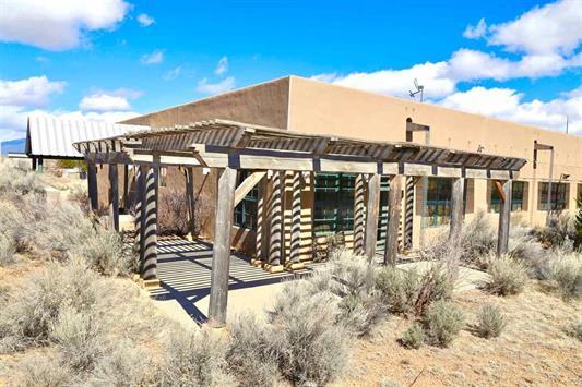 202 Bendix Dr, Taos, NM à vendre Photo du bâtiment- Image 1 de 20