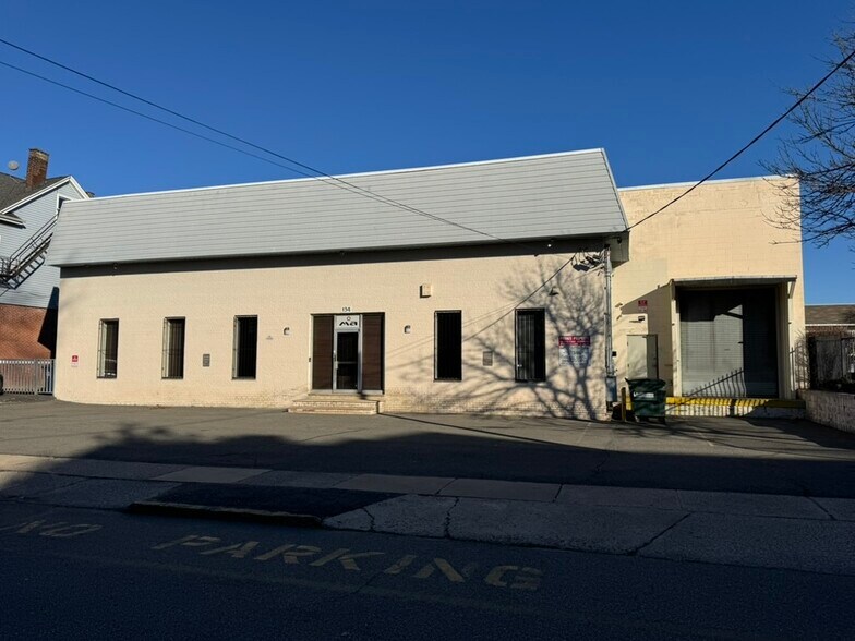 134 Myer St, Hackensack, NJ for lease - Building Photo - Image 1 of 6