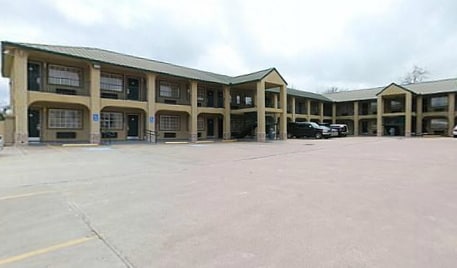 207 US Highway 77 S, Hallettsville, TX à vendre - Photo du bâtiment - Image 2 de 44
