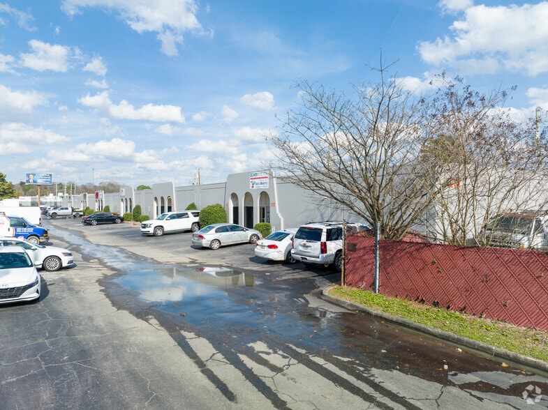 237 Oxmoor Cir, Birmingham, AL for lease - Building Photo - Image 2 of 39