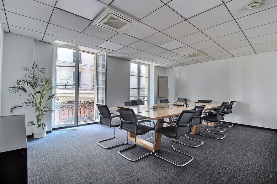 11 Rue De Mogador, Paris à louer - Photo du bâtiment - Image 3 de 29