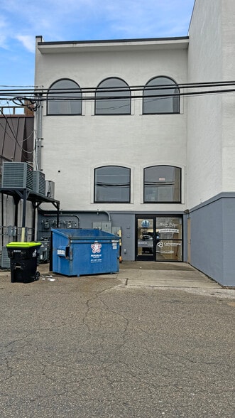 117 N Mitchell St, Cadillac, MI for lease - Building Photo - Image 2 of 20