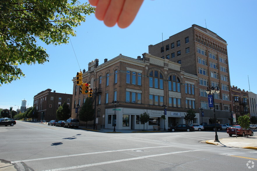 174-186 E Market St, Sandusky, OH à louer - Photo du bâtiment - Image 2 de 2