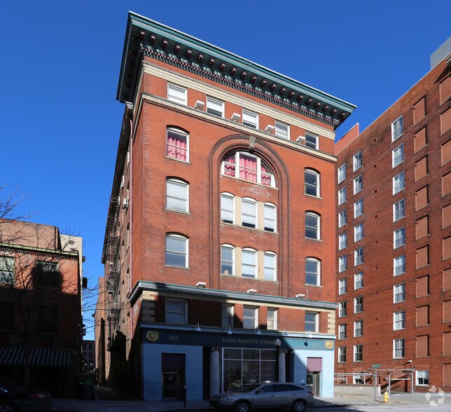 212-214 E 8th St, Cincinnati, OH for lease - Building Photo - Image 1 of 47