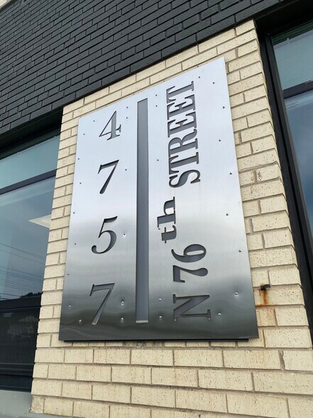 4757 N 76th St, Milwaukee, WI à louer - Photo du bâtiment - Image 3 de 4