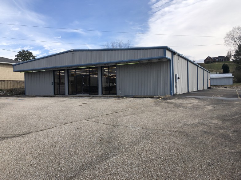 215 S Main St, Lobelville, TN for sale - Building Photo - Image 1 of 1