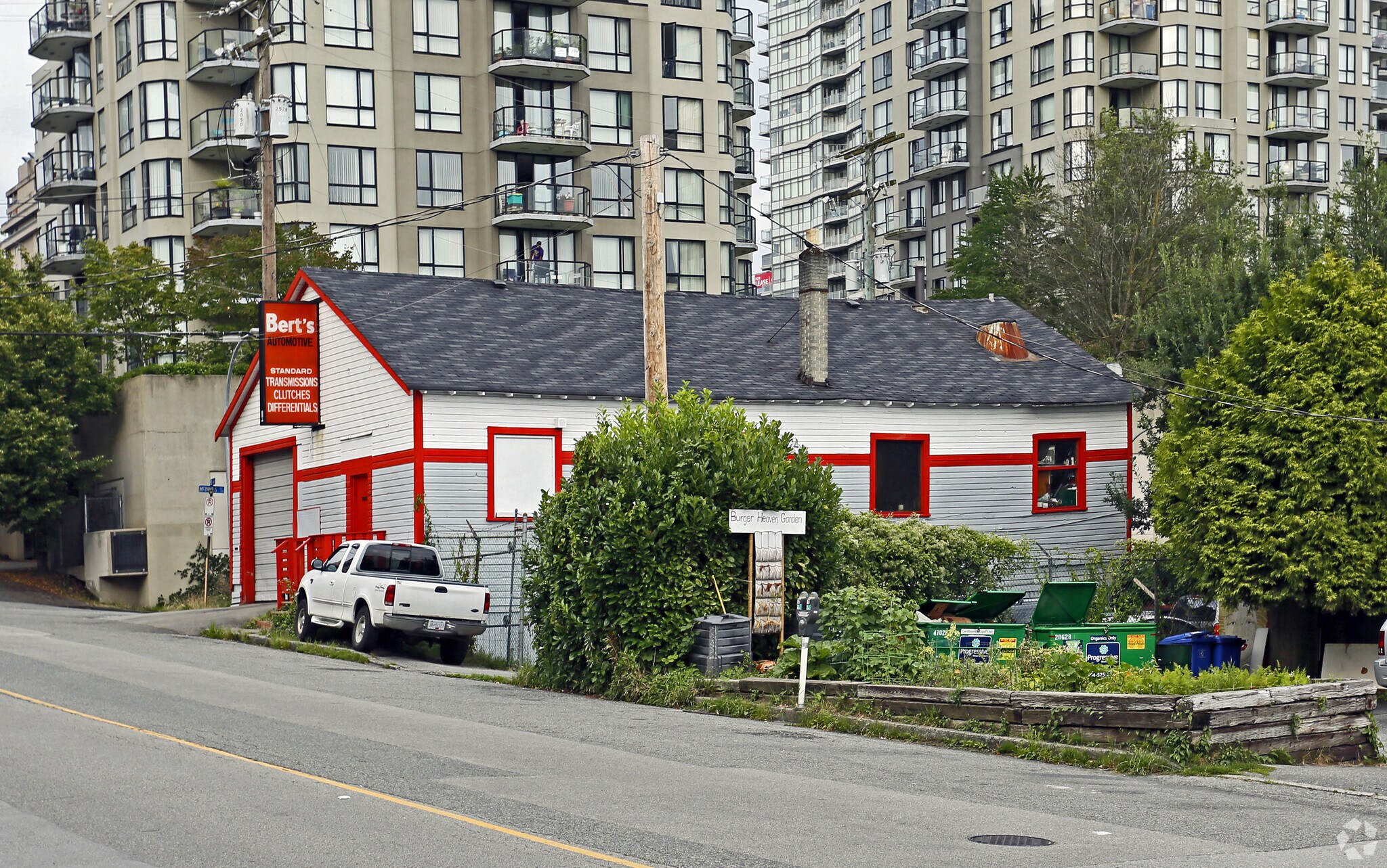 920 Agnes St, New Westminster, BC à vendre Photo principale- Image 1 de 1