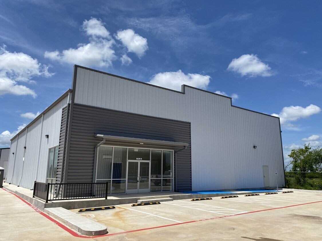 18120 W Bellfort St, Richmond, TX for lease Primary Photo- Image 1 of 3