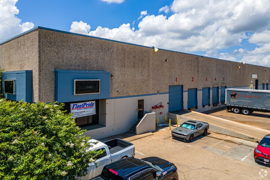 601-611 W Mockingbird Ln, Dallas, TX for lease - Building Photo - Image 1 of 5