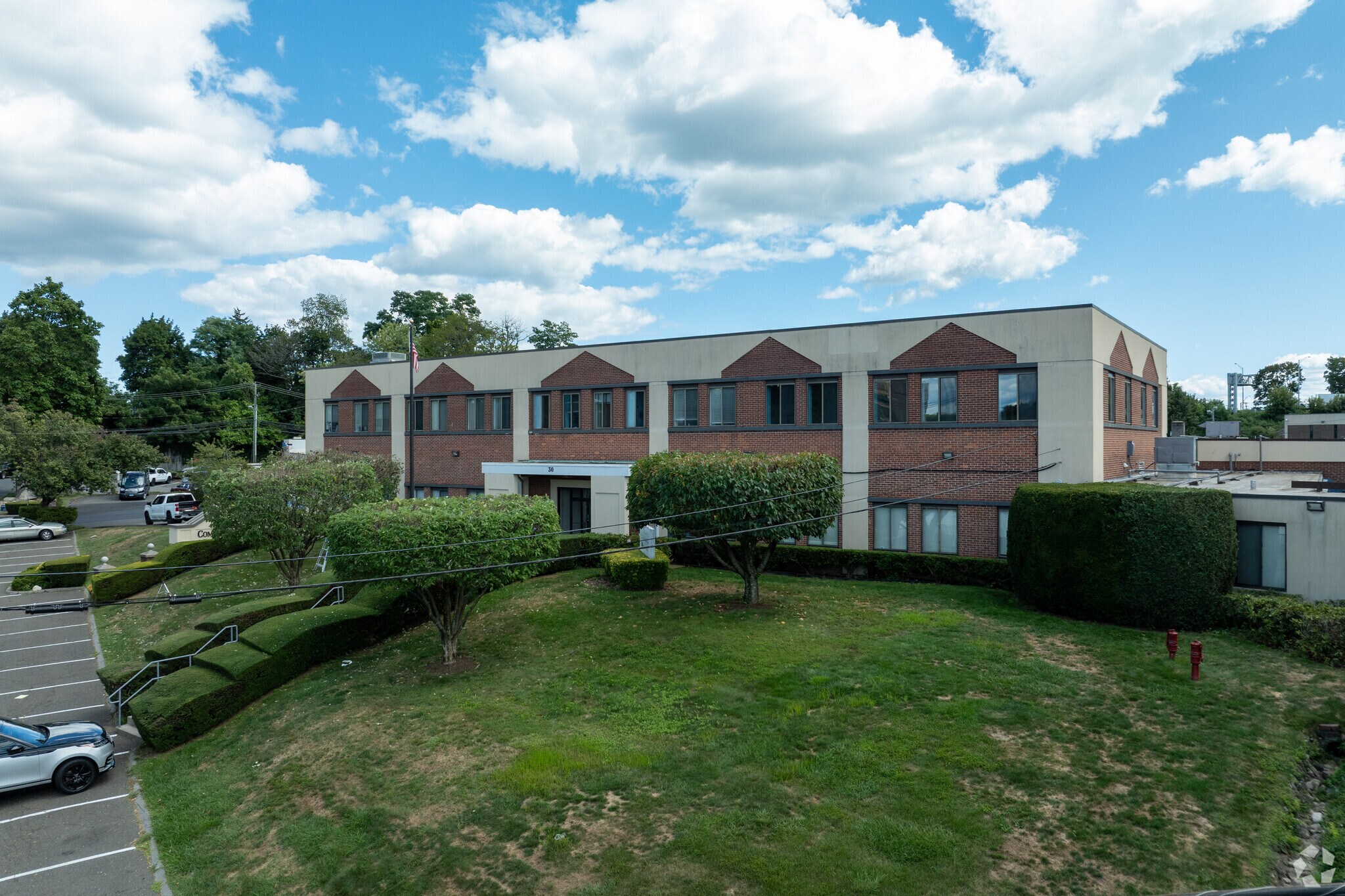 30 Commerce Rd, Stamford, CT à louer Photo principale- Image 1 de 8