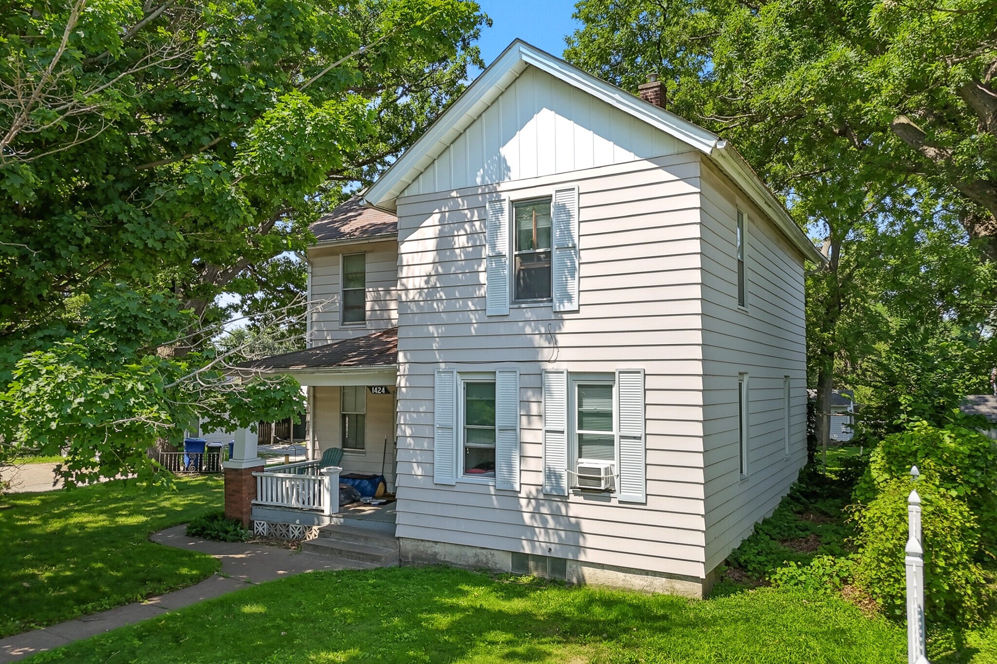 1424 N Sturdevant St, Davenport, IA for sale Primary Photo- Image 1 of 2