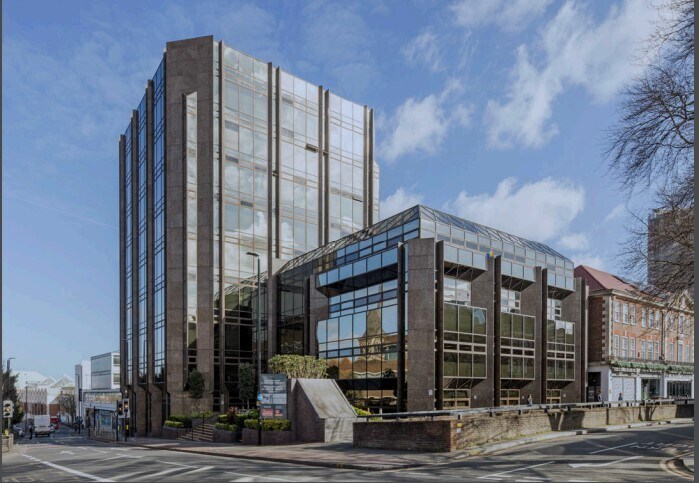 St Nicholas Way, Sutton à louer Photo du bâtiment- Image 1 de 4