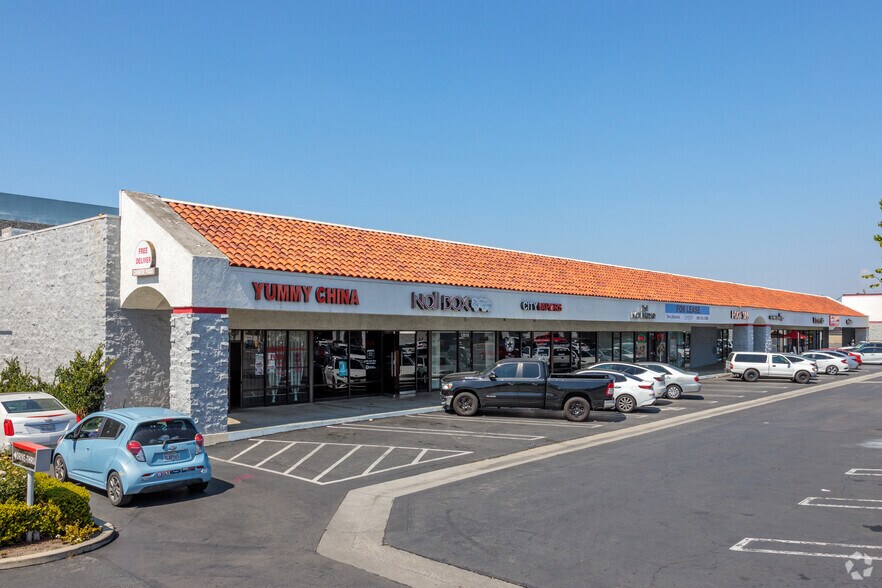 12521-12573 Carson St, Hawaiian Gardens, CA à louer - Photo du bâtiment - Image 2 de 9