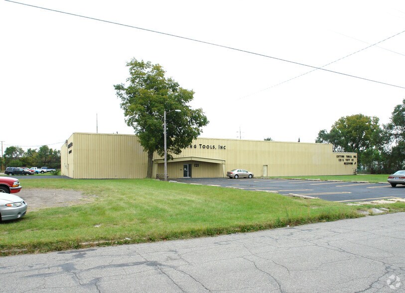 121 E Tutt St, South Bend, IN à louer - Photo du bâtiment - Image 1 de 15