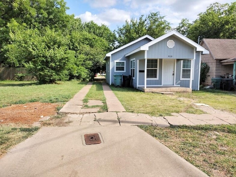 910 E Lamar St, Sherman, TX à vendre - Photo principale - Image 1 de 1