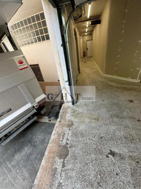 Industrial in Palaiseau for lease Building Photo- Image 1 of 5