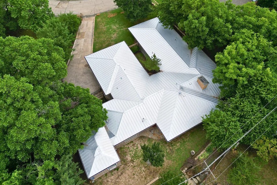 921 NW 9th St, Grand Prairie, TX à vendre - Photo du bâtiment - Image 2 de 26