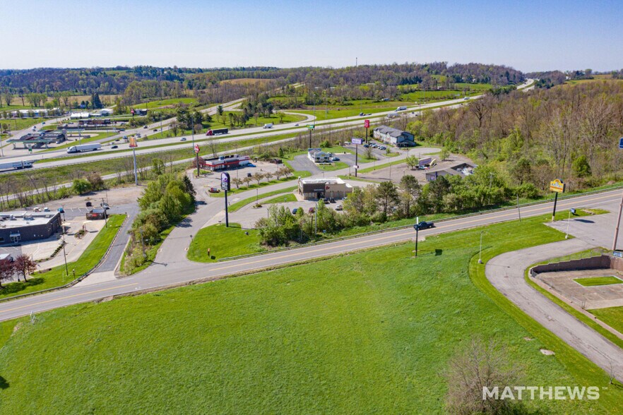 2300 Interstate Cir, Mansfield, OH à vendre - Photo du bâtiment - Image 2 de 5