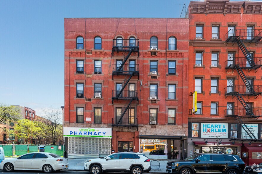 2153-2155 Adam Clayton Powell Jr Blvd, New York, NY à vendre - Photo du bâtiment - Image 2 de 13
