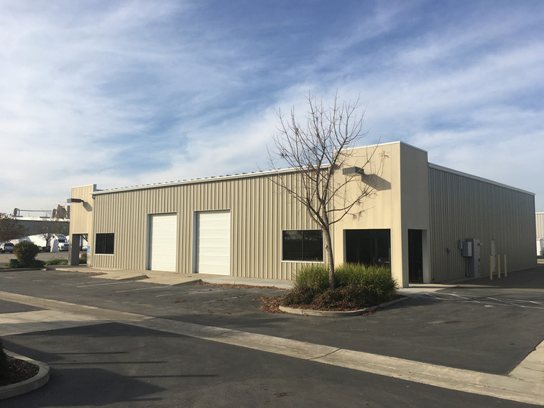 4545 Skyway Dr, Olivehurst, CA for lease - Building Photo - Image 3 of 4