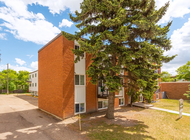 Plus de détails pour 11507 124 St, Edmonton, AB - Multi-résidentiel à vendre
