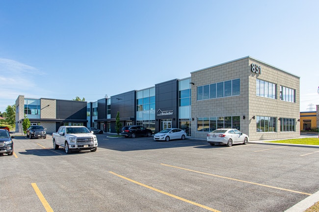 Plus de détails pour 831 Boul Saint-René O, Gatineau, QC - Bureau à vendre
