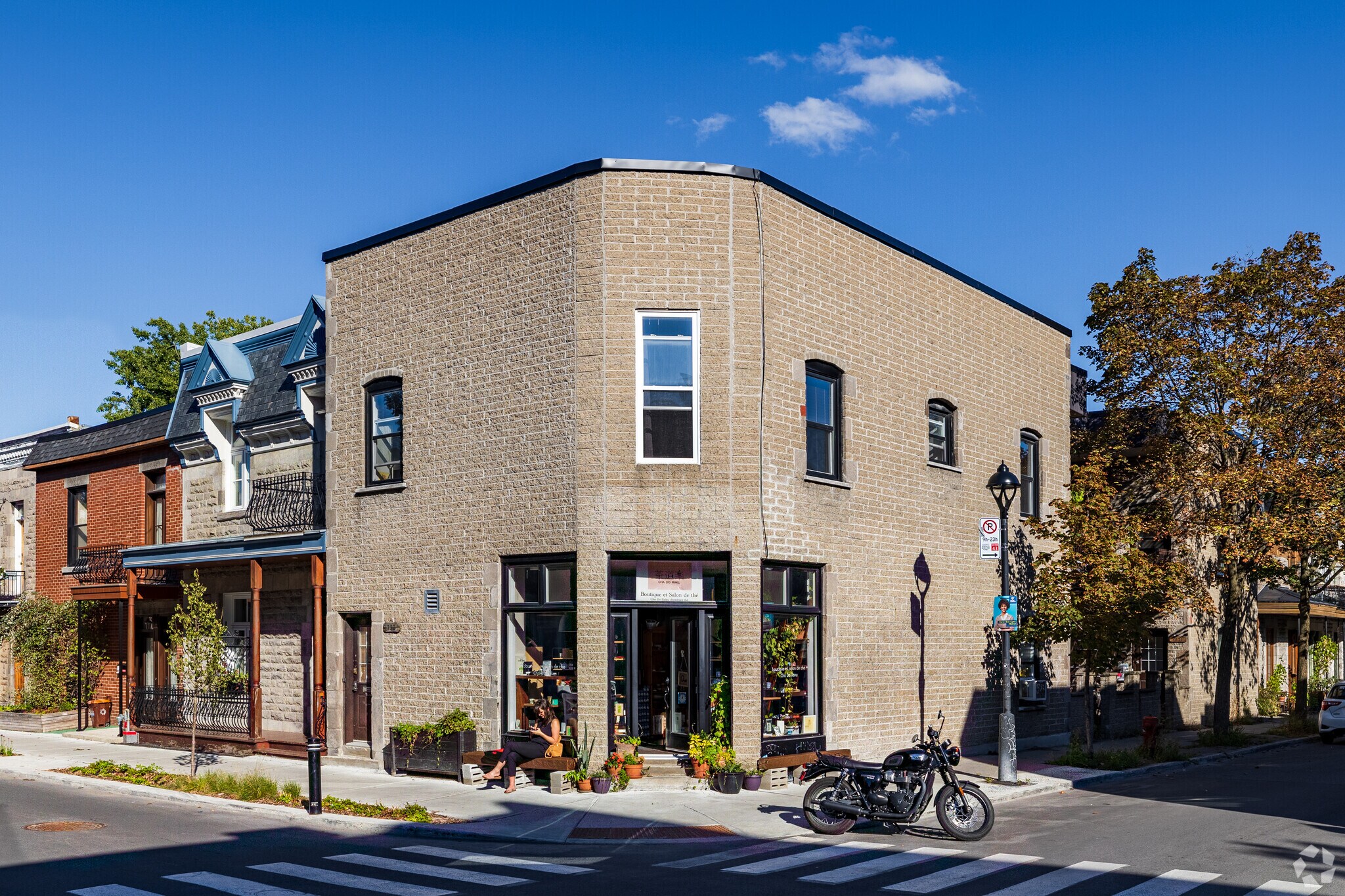 750 Rue De Bienville, Montréal, QC for sale Primary Photo- Image 1 of 1