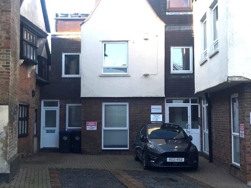 North St, Dorking for lease Building Photo- Image 1 of 2
