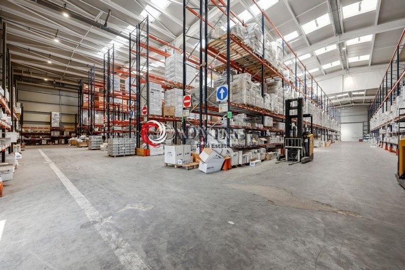 Industrial in Chelles for lease - Building Photo - Image 2 of 9