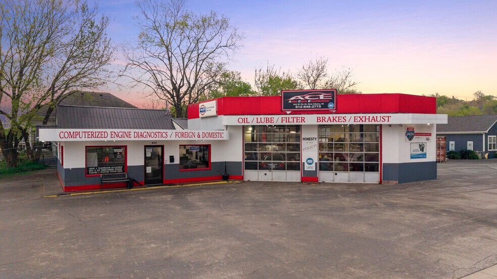 833 W 7th St, New Albany, IN à vendre - Photo du bâtiment - Image 1 de 29