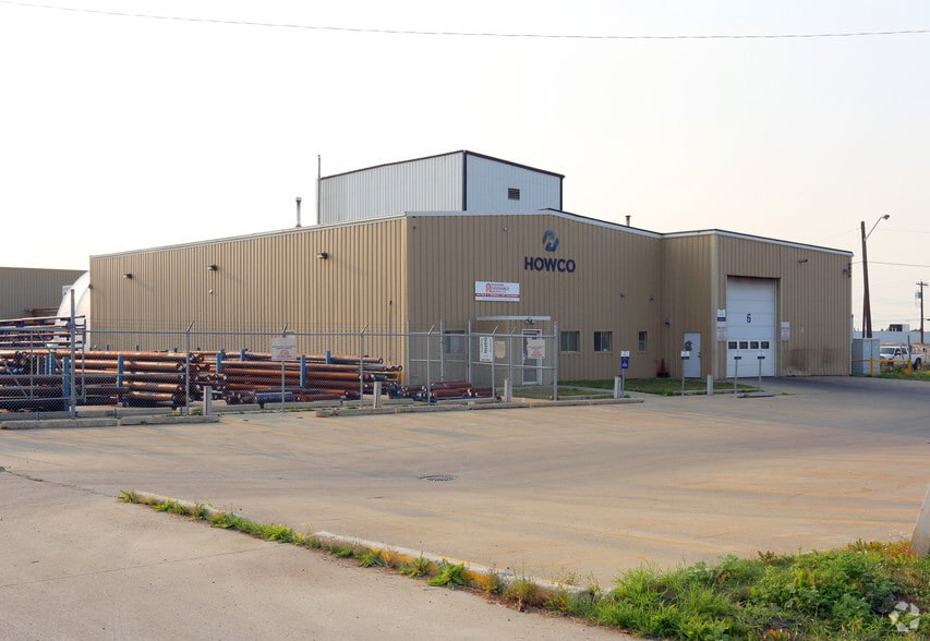 7504 52 St NW, Edmonton, AB for lease - Building Photo - Image 3 of 4