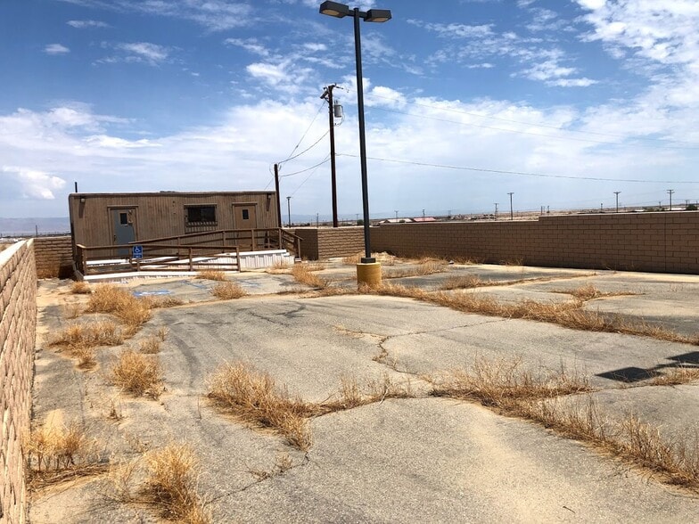 1972 Thomas R Cannell Rd, Thermal, CA for sale - Building Photo - Image 2 of 12