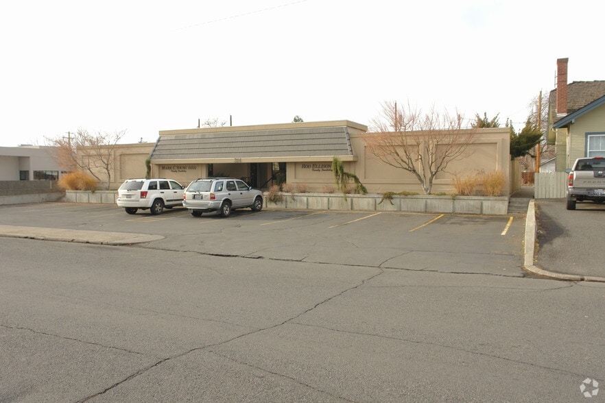 314 S 12th Ave, Yakima, WA for lease - Building Photo - Image 2 of 6