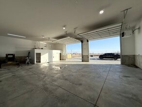 3504 14th Ave, Council Bluffs, IA for lease Interior Photo- Image 2 of 4