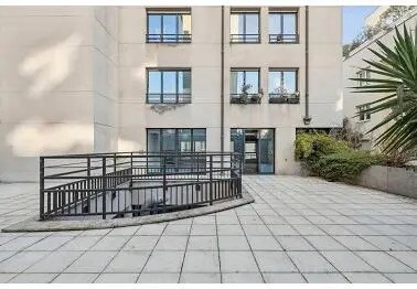 Bureau dans Boulogne-Billancourt à louer - Photo du bâtiment - Image 3 de 8