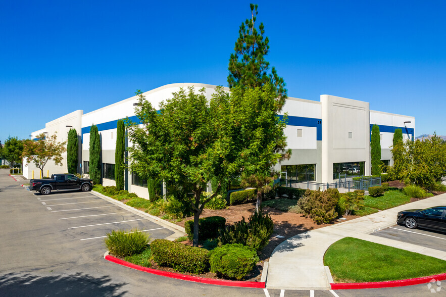 6465 National Dr, Livermore, CA for lease - Primary Photo - Image 1 of 6