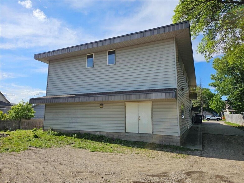 501 1st St S, Willmar, MN à louer - Photo du bâtiment - Image 1 de 17