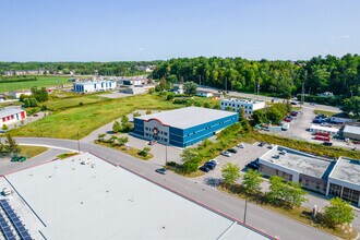 530 Lacolle Way, Ottawa, ON - AERIAL  map view