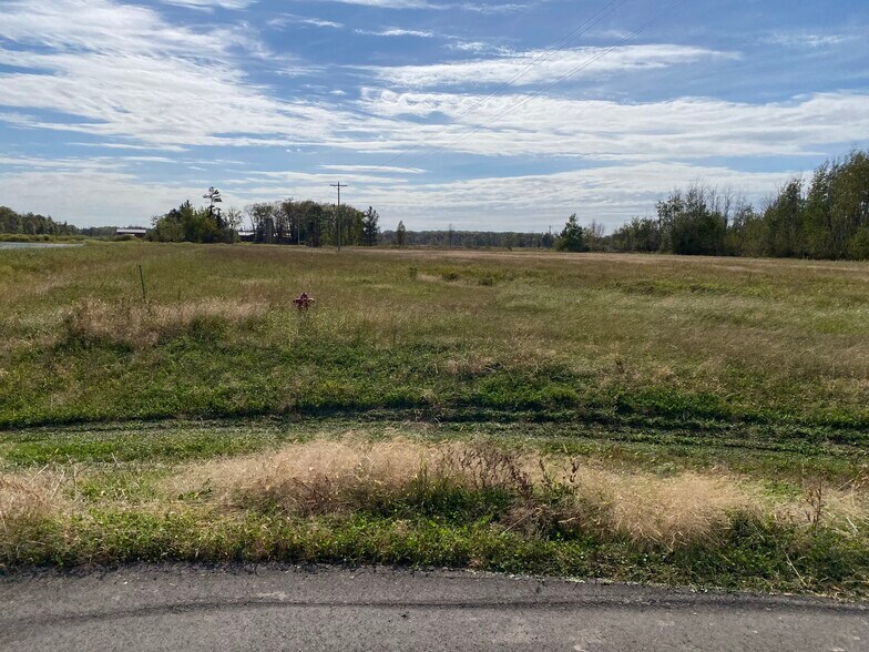 39872 Highway 47, Isle, MN à vendre - Photo du bâtiment - Image 3 de 5
