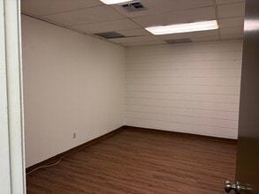 655 N Palm Canyon Dr, Palm Springs, CA à louer Photo intérieure- Image 2 de 3