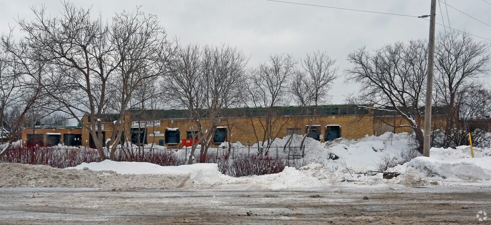 80 Bradford St, Barrie, ON à louer - Photo du bâtiment - Image 3 de 4