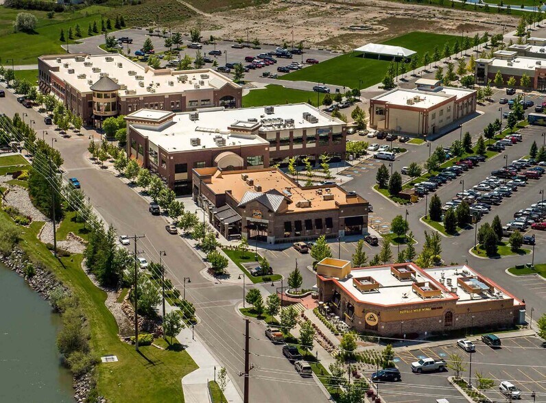 901 Pier View Dr, Idaho Falls, ID à louer - Photo du bâtiment - Image 3 de 8