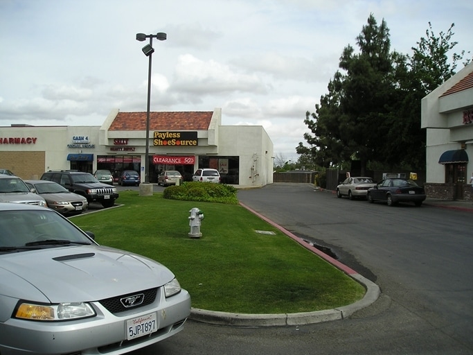 1304 Wible Rd, Bakersfield, CA for sale Primary Photo- Image 1 of 2