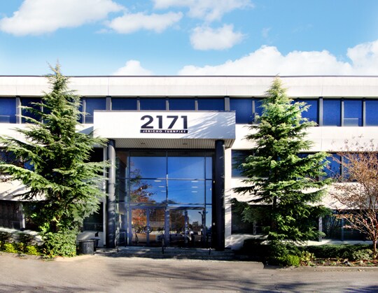 2171 Jericho Tpke, Commack, NY à louer Photo du bâtiment- Image 1 de 4