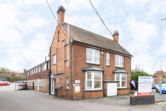 220 Vale Rd, Tonbridge à louer Photo du bâtiment- Image 1 de 2
