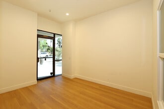 1251 Montalvo Way, Palm Springs, CA for lease Interior Photo- Image 1 of 5