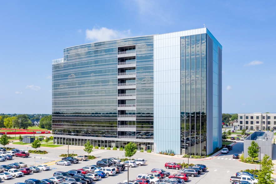 5100 W JB Hunt Dr, Rogers, AR à louer - Photo du bâtiment - Image 2 de 19