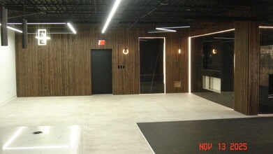 7840-7860 Lehigh Ave, Morton Grove, IL à louer Photo intérieure- Image 1 de 8