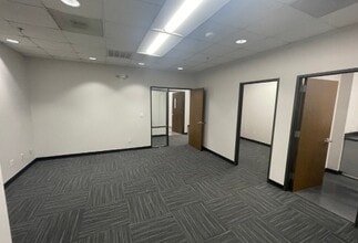 16580 Air Center Blvd, Houston, TX for lease Interior Photo- Image 1 of 5