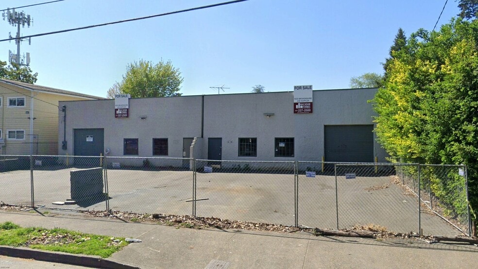 Eastside Industrial Warehouses portfolio of 2 properties for sale on LoopNet.ca - Building Photo - Image 2 of 2